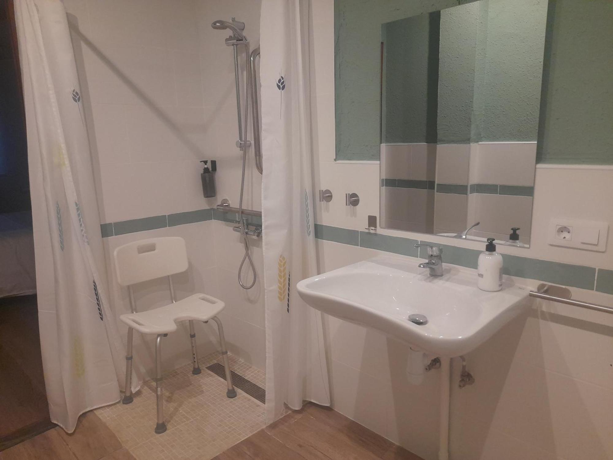 בדאחוז Hostal Entreolivos מראה חיצוני תמונה