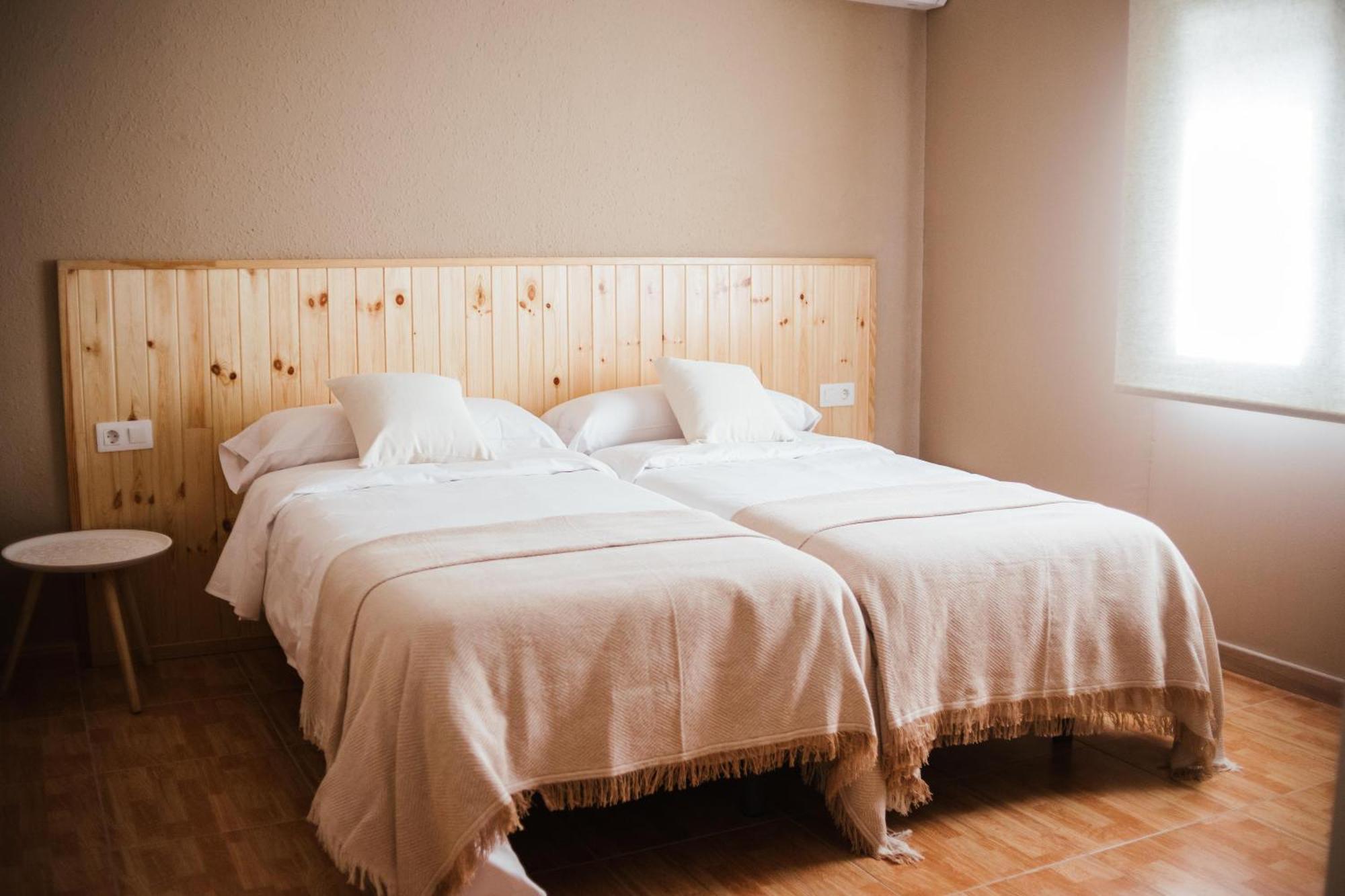 בדאחוז Hostal Entreolivos מראה חיצוני תמונה