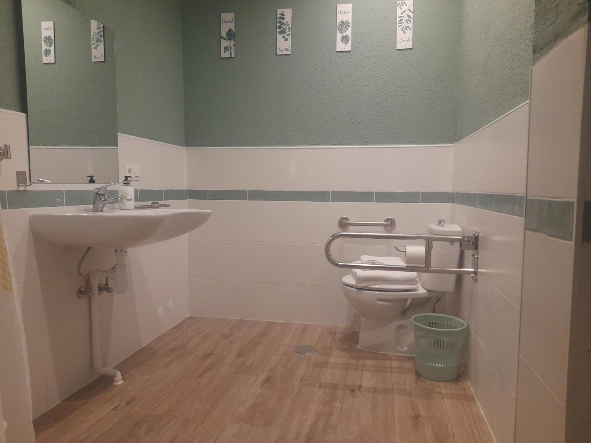 בדאחוז Hostal Entreolivos מראה חיצוני תמונה